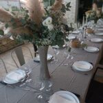 Table dressée élégamment au Mas du Moulin pour un dîner gastronomique avec la cheffe Alice