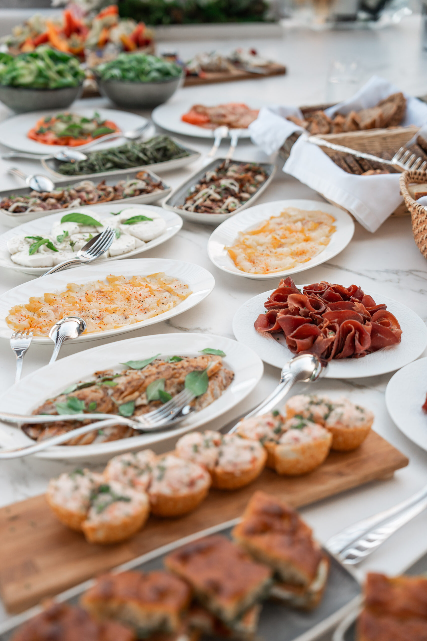 Buffet gastronomique varié préparé par Alice, pour un brunch ou un événement privé