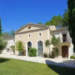 Villa de prestige en Drôme provençale, lieu d’exception proposé par Home Sweet Holidays pour les séjours et dîners d’Alice cheffe privée